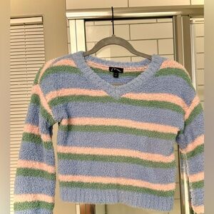 Art Class junior’s 7/8 cropped fuzzy sweater